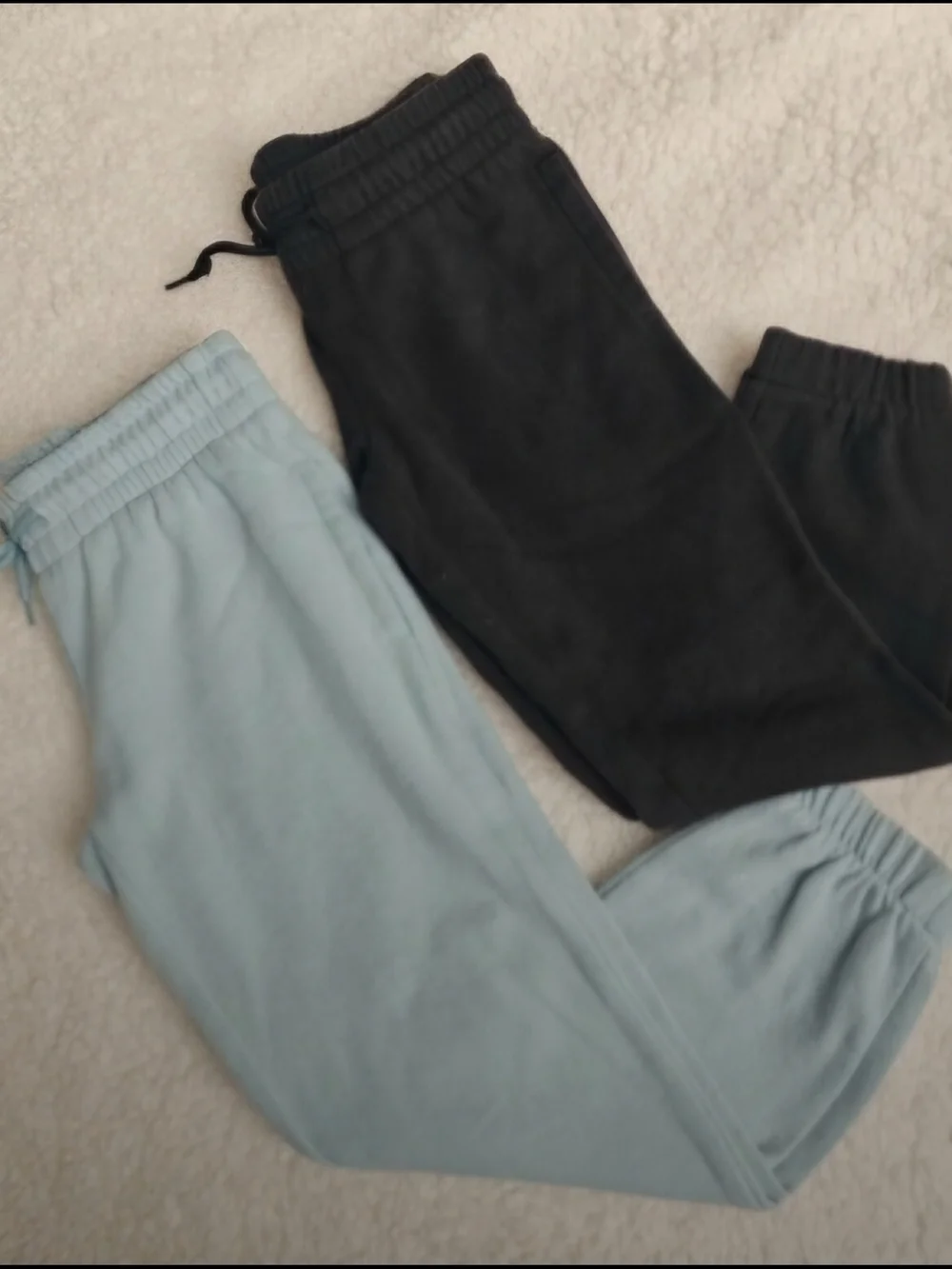 Kids Pink Sweatshirt & Jogger Bottoms Set with Light Purple Sneakers